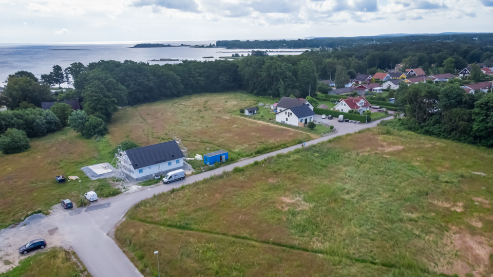 Drönarbild över området med kommunala villatomter i Norje, på Ärtvägen juli 2020. Foto: Sölvesborgs kommun.